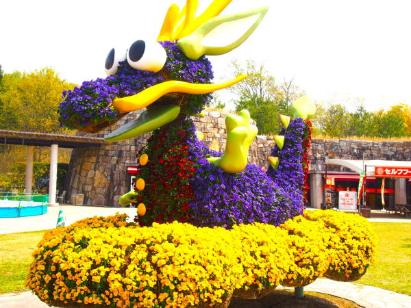 まんのう公園パンジー花人形